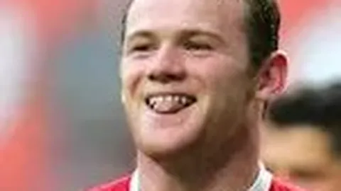 “巴塞罗那巅峰之战引讨论：迭戈塔进球越位争议引爆热议”