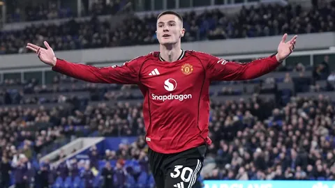 “9岁乒乓球神童辛集“小孩哥”全国锦标赛问鼎！”